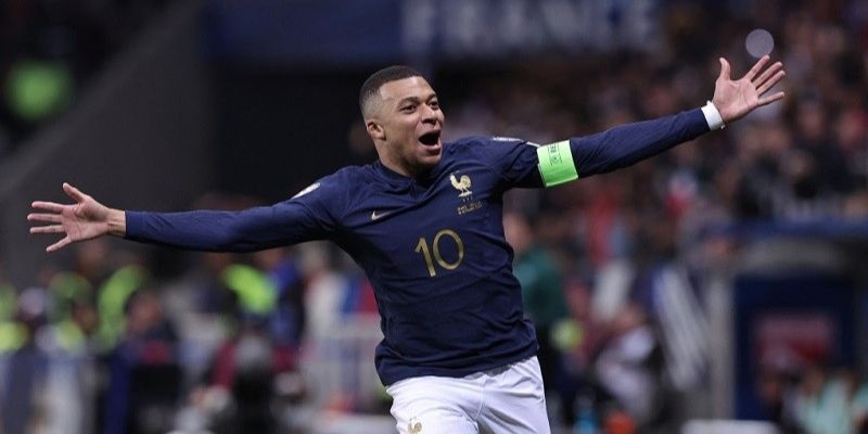 Khám phá thông tin về cầu thủ Kylian Mbappe nổi tiếng